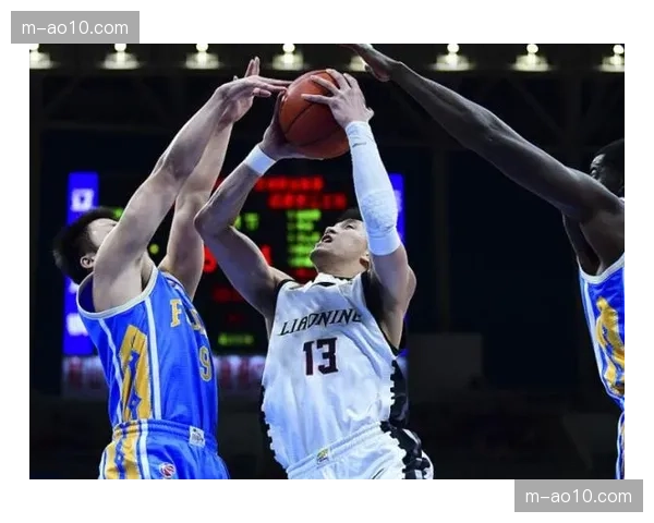 上海险胜福建最后两分钟 李添荣关键三分加封盖皮特森